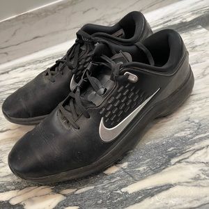 Men’s Nike golf shoe